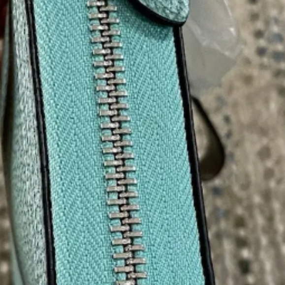 LODIS RFID Teal Green Leather New Wristlet Silver Zip Hardware - Picture 5 of 13